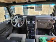 2010 Jeep Wrangler Unlimited Sahara 4x4 - Photo 6