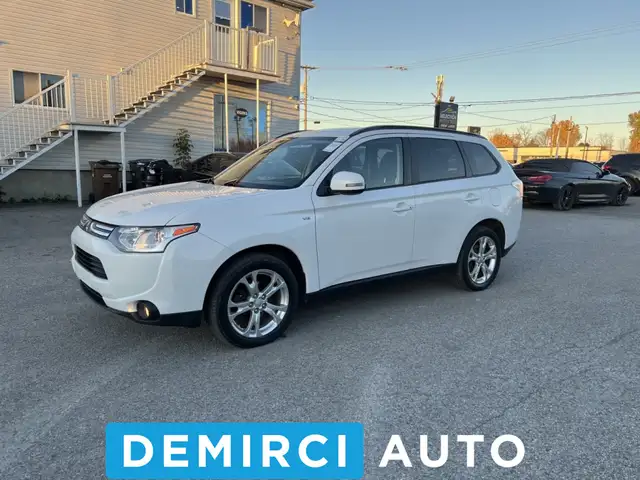2014 Mitsubishi Outlander SEJAMAIS ACCIDENTEE7 PASSAGERS