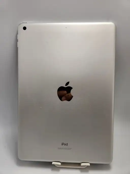 iPad 5th Gn 32gb Grey Wifi 3 Months Warranty W/Charger