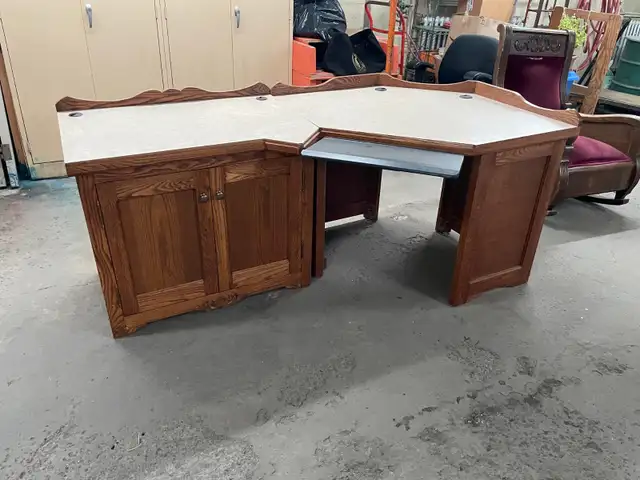 Bureau artisanal en deux parties