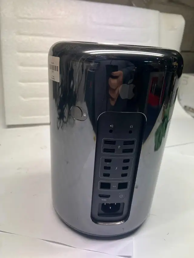 Apple Mac Pro 2013 A1481 16GB RAM 128GB SSD - For Parts