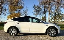 2020 Tesla Model Y LONG RANGE AWD ONE OWNER | NO ACCIDENTS | FSD - Photo 3