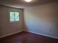 One Room for rent in Waterloo (ALL Included, Girl Only) - Photo 2