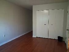 One Room for rent in Waterloo (ALL Included, Girl Only) - Photo 4