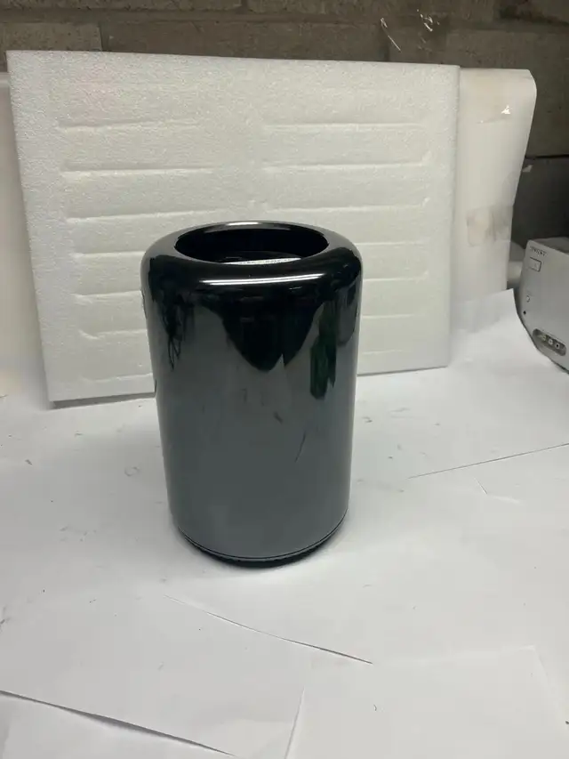 Apple Mac Pro 2013 A1481 EMC 2630 Cylinder Desktop - Parts