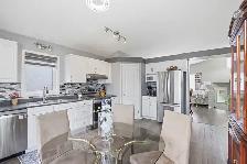 Beautifully Maintained 4bdrm 3bth Bi-Level in Harbour View South - Photo 5