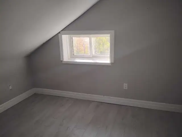 room for rent with your own sitting area