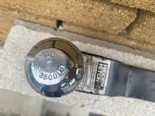 Boule et barre d'attelage (Hitch) 2'', 3500lbs 20$, - Photo 3