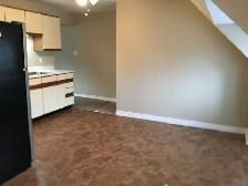 Old Walkerville Charmer-2 Bedroom Upper for Rent - Photo 9