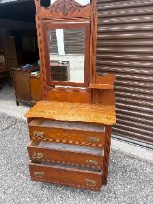 Free delivery antique Vintage Oak Dresser with Mirror - Photo 2