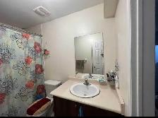 Room Available - Photo 7