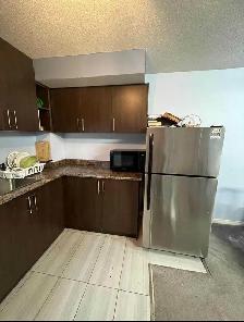 Room Available - Photo 9