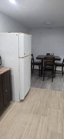 2 bedroom basement newly renovated - Photo 2