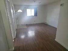 main floor in two bedrooms one room for rent - Photo 7