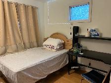 Unbeatable Price! 5-Bedroom House Near U of W – $1,650 Utilities - Photo 2