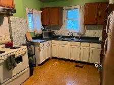 Unbeatable Price! 5-Bedroom House Near U of W – $1,650 Utilities - Photo 3