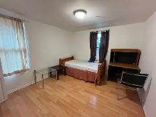 Unbeatable Price! 5-Bedroom House Near U of W – $1,650 Utilities - Photo 7