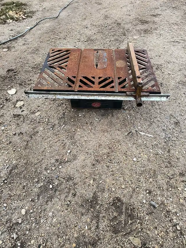 cast iron table saw
