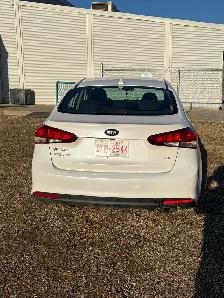 2017 Kia Forte EX White - Photo 5