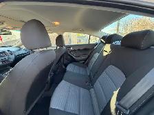 2017 Kia Forte EX White - Photo 8