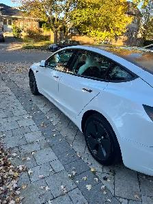 2023 Tesla Model 3 - low km - Photo 2