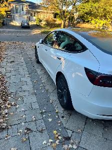 2023 Tesla Model 3 - low km - Photo 3