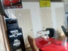 Car Dealer offices for rent - Photo 2