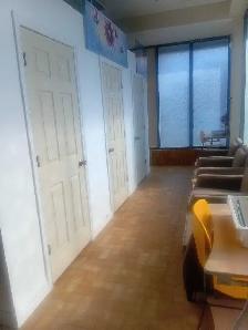 Car Dealer offices for rent - Photo 4