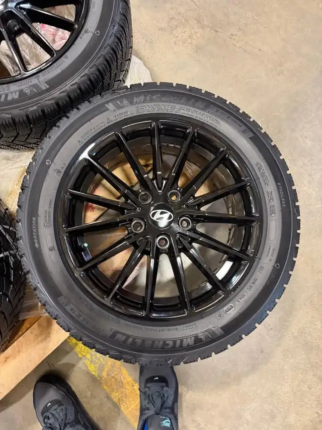BRAND NEW ALLOY RIM SET FOR SALE!