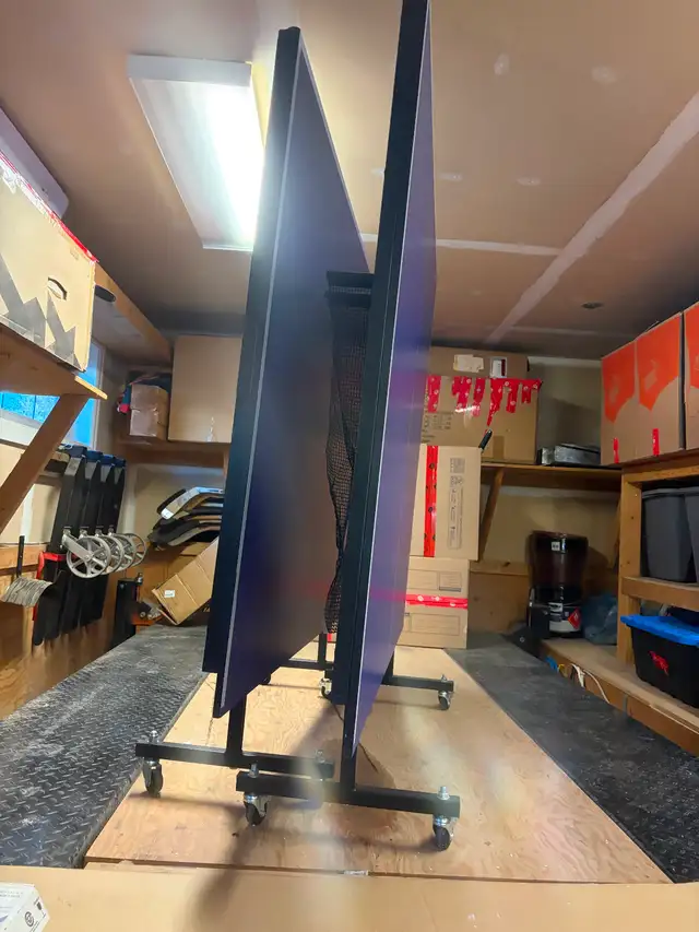 Ping pong table, almost new
