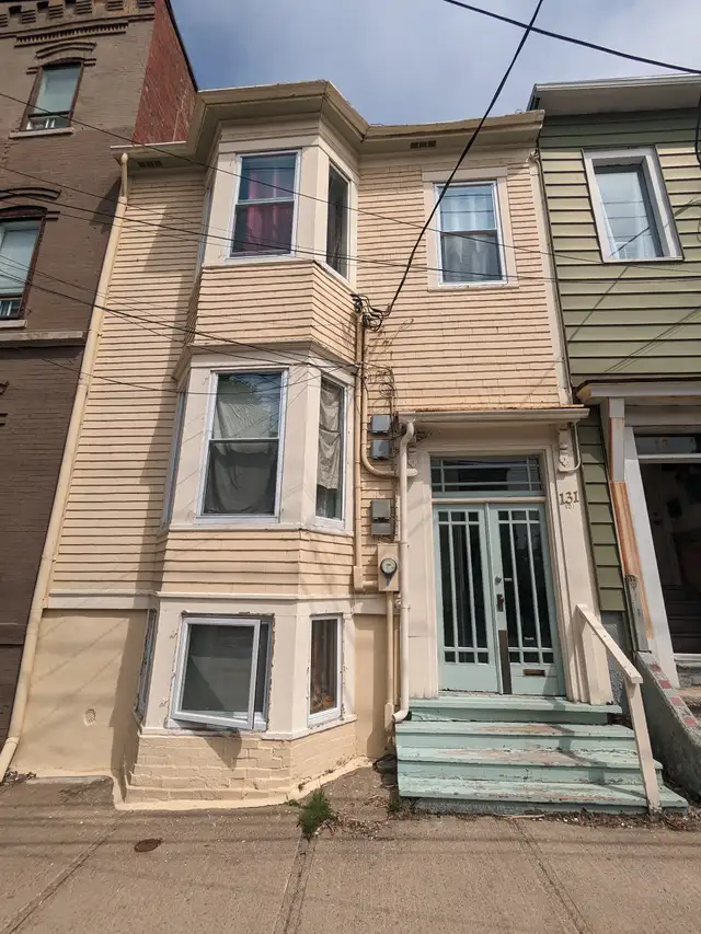131 Duke St #1 - Studio Apartment Uptown, H L inc