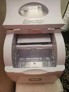 XL ICE MAKER MAKES 3 SIZES/33 POUNDS A DAY - Photo 3
