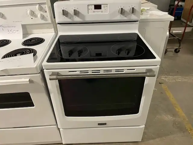 Cuisinière blanche vitrocéramique Maytag