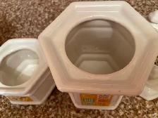 Three (3) vintage Elegant and Decorative Jars with lids - Photo 5