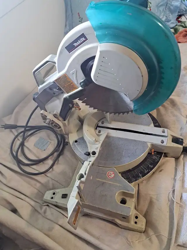 compound mitre saw