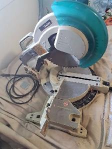 compound mitre saw