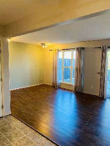 Townhouse in Lakeway Landing  Sylvan Lake - Photo 5