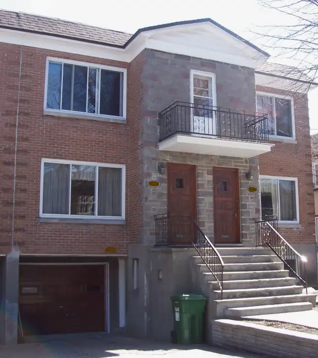 Montreal NDG Upper Duplex 71⁄2 near Concordia/Loyola Campus