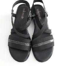 SANDALES NEUVES SOLEMATE, GR 37 FEM, TALONS 1.5 DE HAUT: $10.00