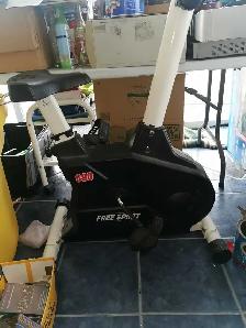 Vintage stationery exercise bike. - Photo 2
