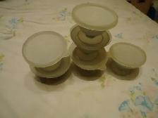TUPPERWARE JELLOW CUPS WITH COVER SET (6)