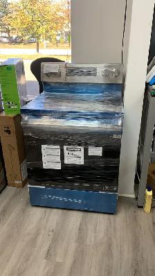 HALLOWEEN DEAL: LG 30' Stainless Steel Range — $1,000