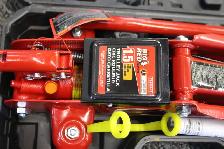 Big Red 1.5 Ton Hydraulic Floor Jack w/ Case (#44660-1) - Photo 5