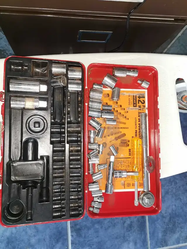 Ratchet socket set