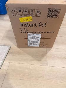 New instant Pot Pressure Cooker (never opened)