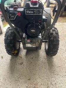 Gas Snowblower - Photo 3
