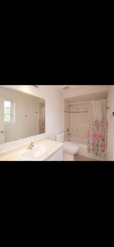 private room with own washroom - Photo 3