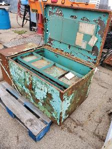 OLD JOHN DEERE PLANT JOB BOX HEAVY STEEL  $75.00 - Photo 3