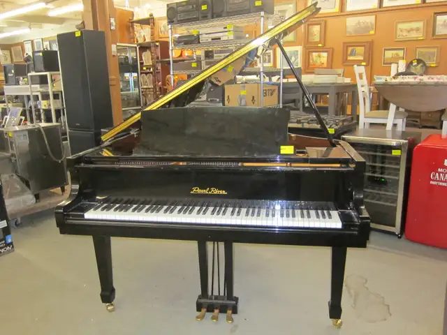 AUCTION - MULTI-ESTATE - MUSICAL INSTRUMENTS - SAT. NOV. 7, 8 AM