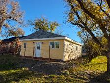 House for Sale in Coronach - Photo 3
